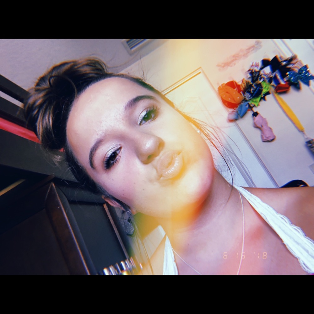 Meet your Posher, Madeline